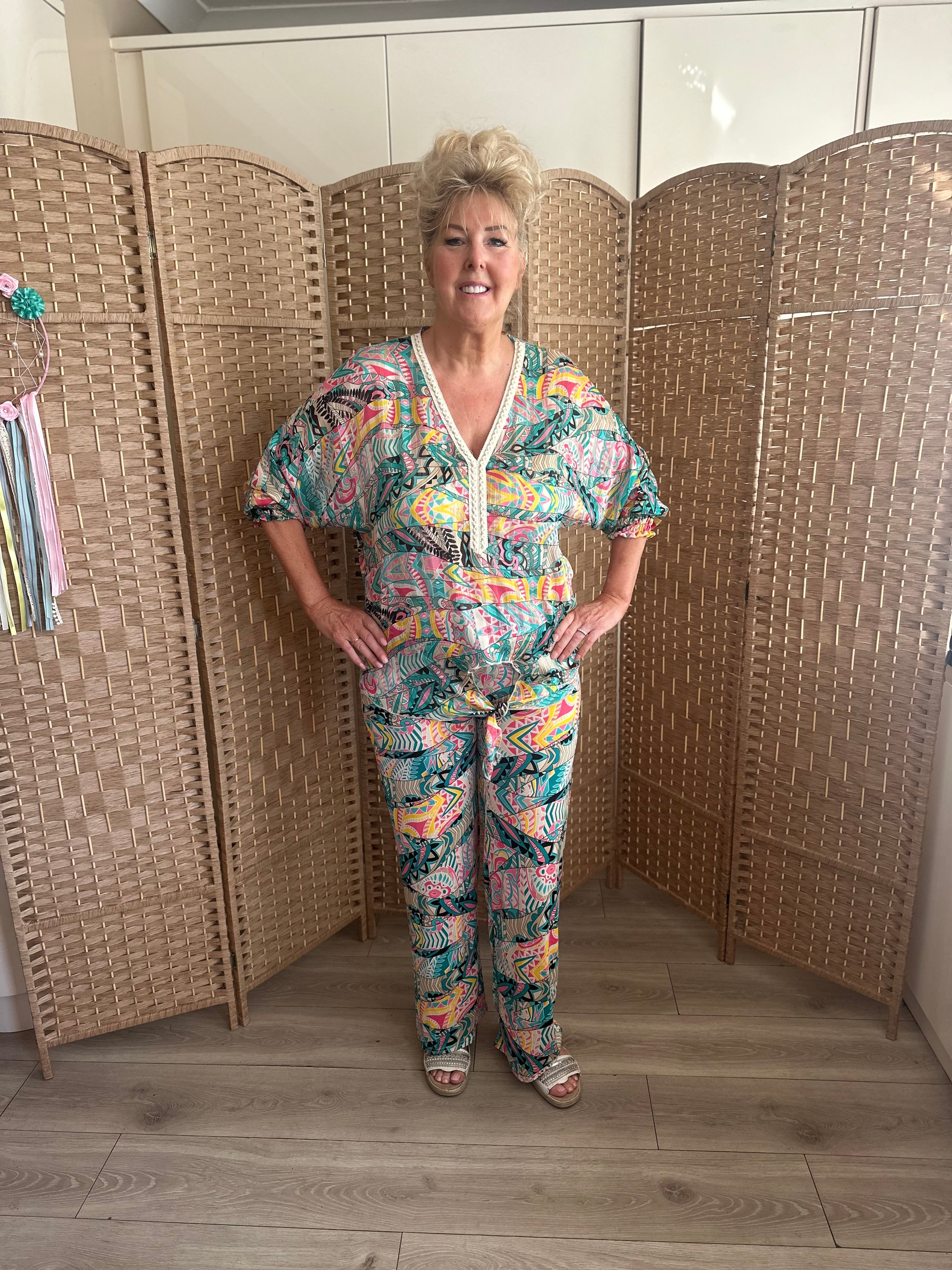 Green Paisley Gold Thread Tie Lounge Suit